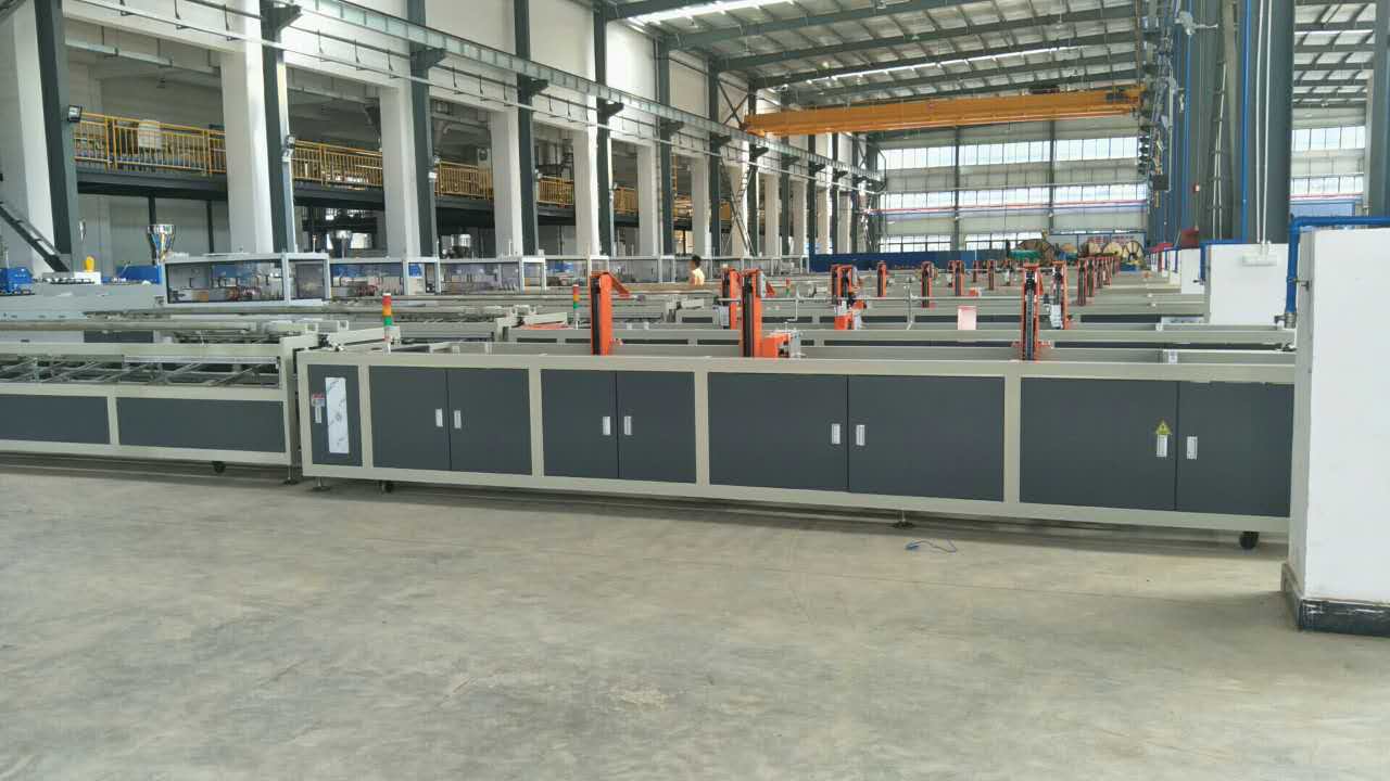 在線線(xian)管包裝(zhuang)機XGB-16-40