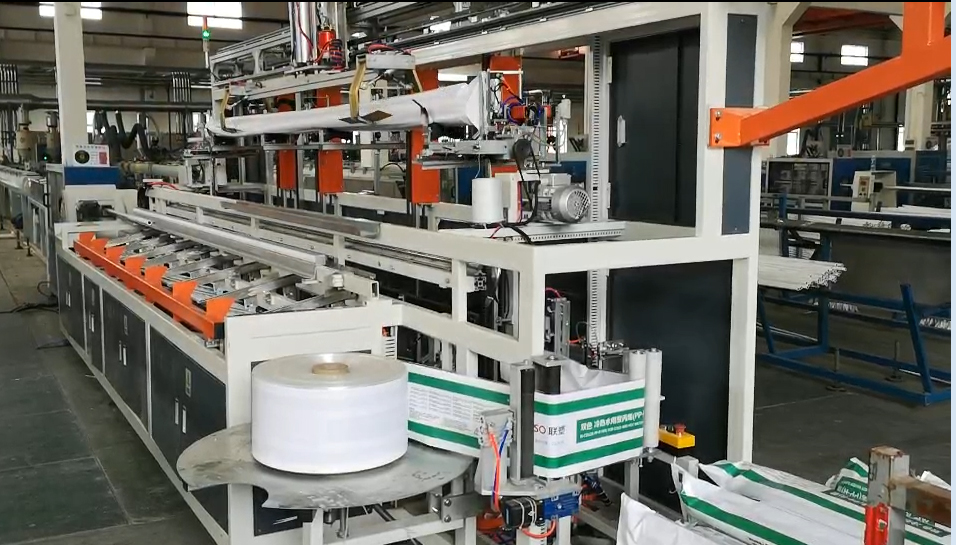 PPR管(guǎn)編織袋線(xian)縫包裝機(jī)XBⅡ-20-32